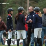 Le sélectionneur national de saut d'obstacles Pascal Henry avec Robin Muhr, Fanny Skalli et Camille Delaveau, BIP 2009 - ph. Camille Kirmann