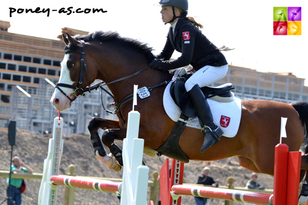 Lea Ercken (Ger) et Night Fly E - ph. Pauline Bernuchon Lea Ercken (Ger) et Night Fly E - ph. Pauline Bernuchon
