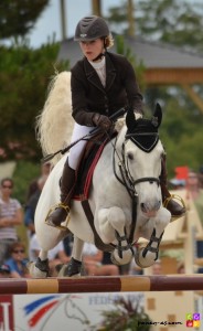 Diane Robert et Olywood des Aunets s'imposent dans le Grand Prix du CSIP de Barbizon - ph. Camille Kirmann