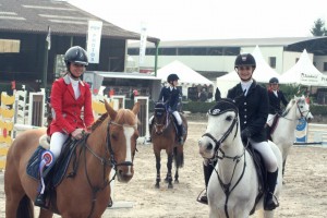 Nina et Camille à la remise des prix de l'épreuve Lamicell du 5 avril - ph. Léonore Laville