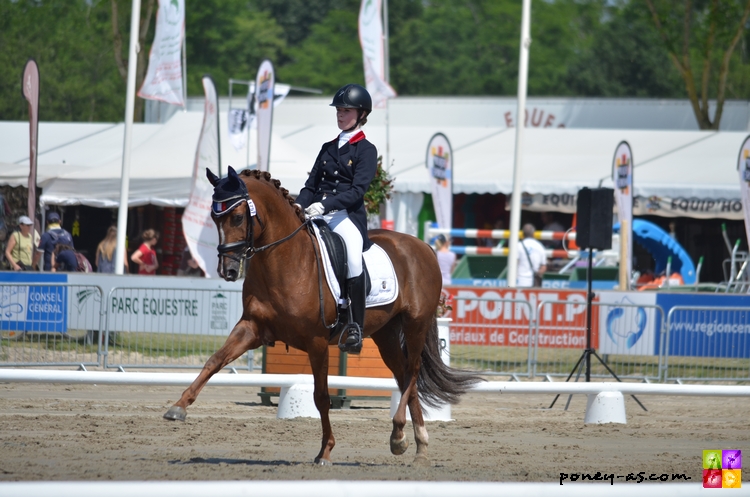 Charlotte Charrier et Mad du Bosc - ph. Camille Kirmann Charlotte Charrier et Mad du Bosc - ph. Camille Kirmann