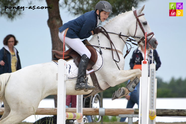 19e : Antoine Valin / Osiris II (Co, par Canal Misty Fionn et Hungry Hall Trilby par Kirtling Tam O Shanter) - 4+4+4.25+0 = 12.25 pts - ph. Pauline Bernuchon 19e : Antoine Valin / Osiris II (Co, par Canal Misty Fionn et Hungry Hall Trilby par Kirtling Tam O Shanter) - 4+4+4.25+0 = 12.25 pts - ph. Pauline Bernuchon