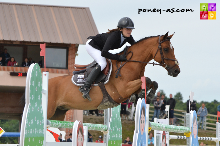 9e : Elise Simon / Tebello de Lamoni (Pfs, par Kantje's Ronaldo SL, Nf et Eparine du Dycal, Co par Forban de Ravary) = 0+8+0+0 = 8 pts - ph. Pauline Bernuchon 9e : Elise Simon / Tebello de Lamoni (Pfs, par Kantje's Ronaldo SL, Nf et Eparine du Dycal, Co par Forban de Ravary) = 0+8+0+0 = 8 pts - ph. Pauline Bernuchon