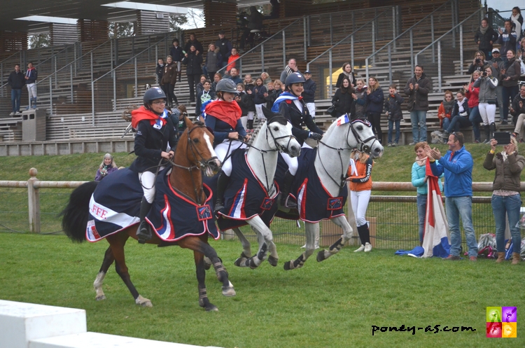 Deuxième de la Coupe et gagnante et 3e du Grand Prix du CSIOP, la France a un beau palmarès 2014 à renouveler cette année ! - ph. Camille Kirmann