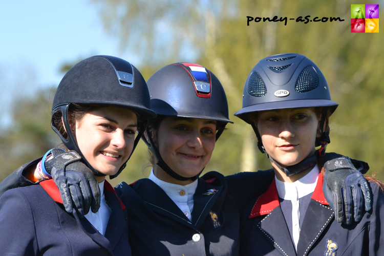 Triplé Français : de gauche à droite, Justine, Camille et Sophie - ph. Pauline Bernuchon