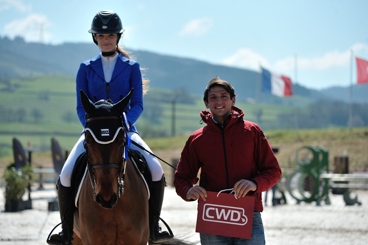 Inès Joly, meilleure cavalière du Winter Tour récompensée par CWD - phL Eloïse Durand