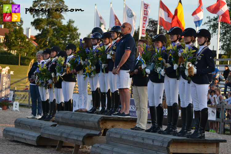 Le podium du championnat d'Europe par équipe - ph. Pauline Bernuchon
