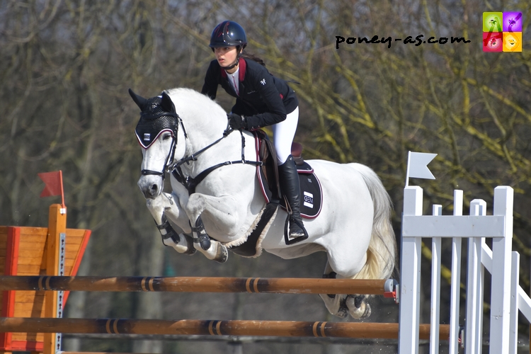 Nina Mallevaey, ambassadrice Horse Pilot - ph. Camille Kirmann