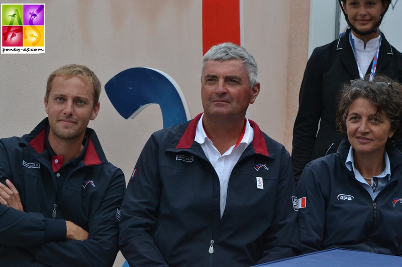 A gauche, Martin Denisot, chef de mission, s'est rendu sur les lieux des prochains championnats d'Europe et joue pleinement son rôle de coordonnateur. Au milieu, Olivier Bost et à droite, Emmanuelle Schramm - ph. Pauline Bernuchon