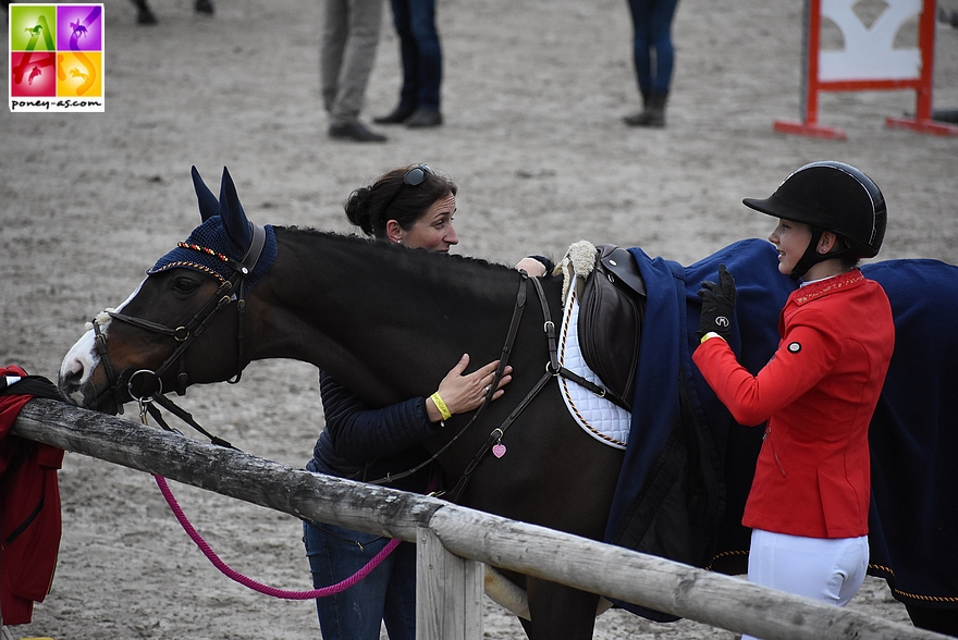 L'Allemande Pia Alfert et la championne d'Europe Song Girl - ph. Poney As