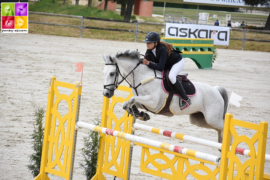 Emmy Fourment et Baila de Cappelle - ph. Poney As