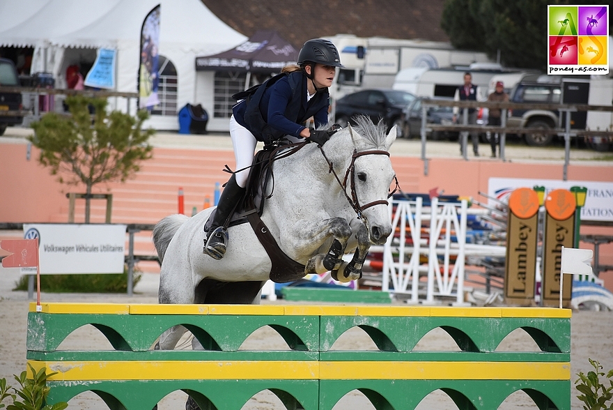 Sans faute avec la manière pour Ilona Mezzadri et Callas Rezidal Z - ph. Poney As