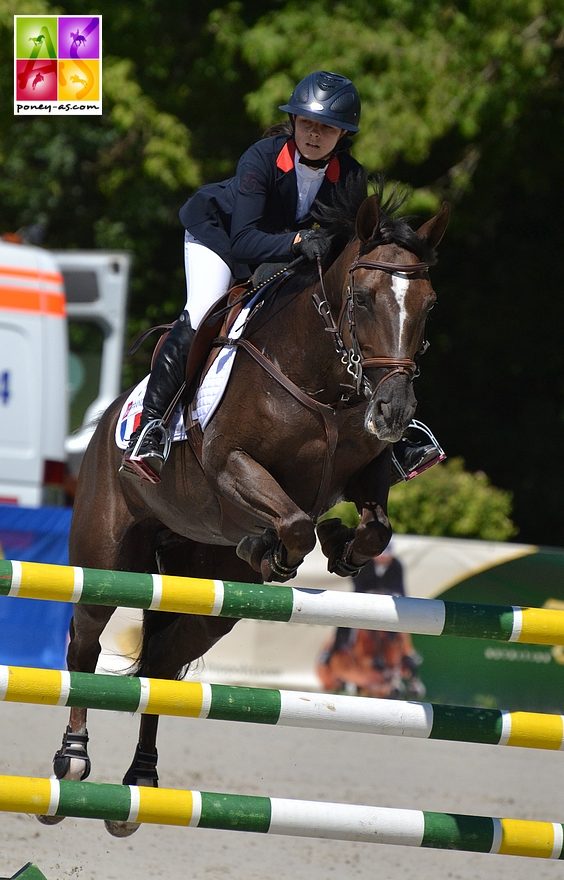 Valentine Delaveau, ici aux championnats d'Europe de Hongrie l'an passé, s'empare d'une toute bonne 5e place dans le GP du CSIOG d'Hagen - ph. Poney As