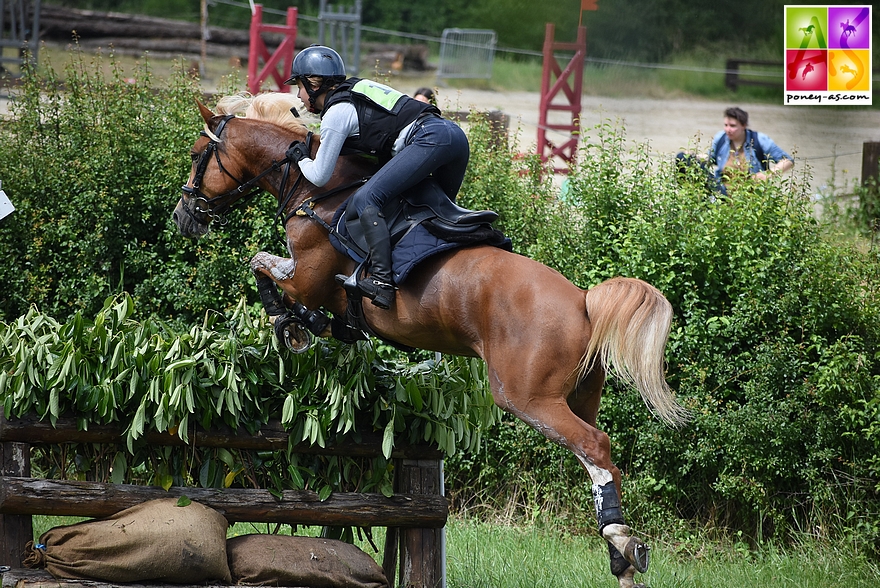 Manon Marin et Urgence de Bel'Air - ph. Poney As