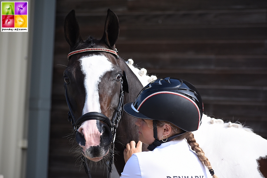 Anna-Sofie Lyndgaard Zeltner (Den) et Annabell Skraedderdals - ph. Poney As