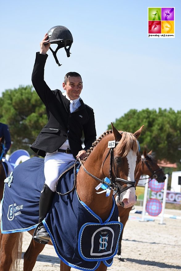 Champagne d'Ar Cus,, champion des 6 ans D sous la selle de Mathieu Laisney - ph. Poney As