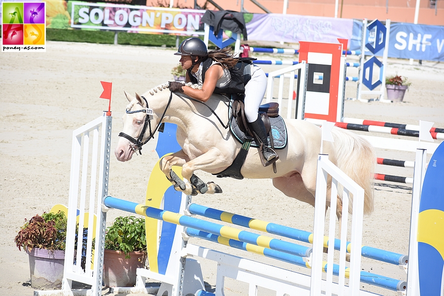 Champion des 6 ans C - Cremell'Aux Lays sous la selle de Sophie Maavrocordato - ph. Poney As