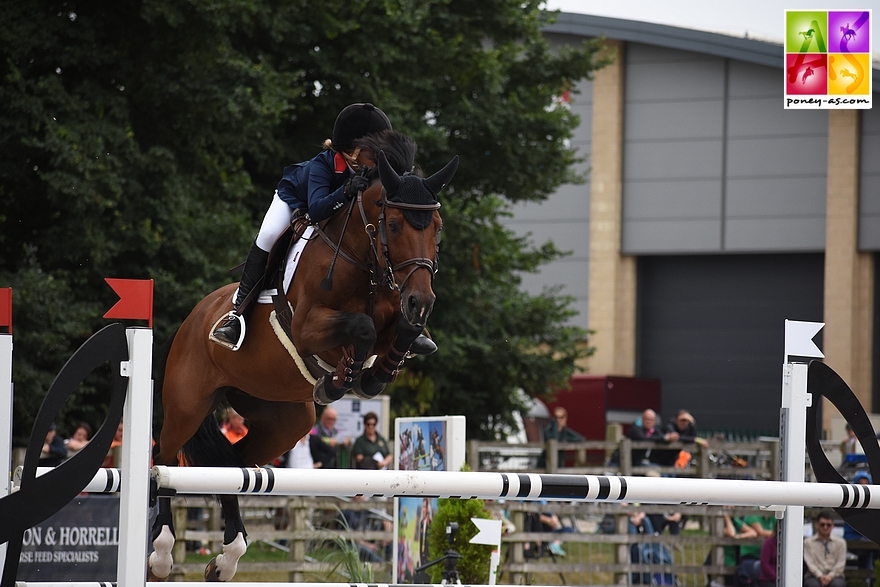 Claudia Moore (Gbr) et Elando van de Roshoeve - ph. Poney As