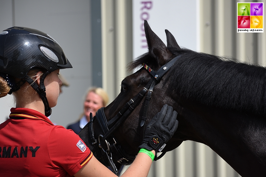 Emily Roberg (Ger) et Sandro 406 - ph. Poney As