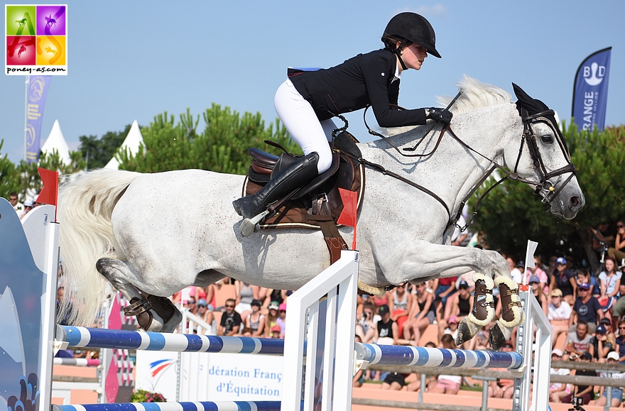 Agathe Cros et Valoa de Chastelaures - ph. Poney As