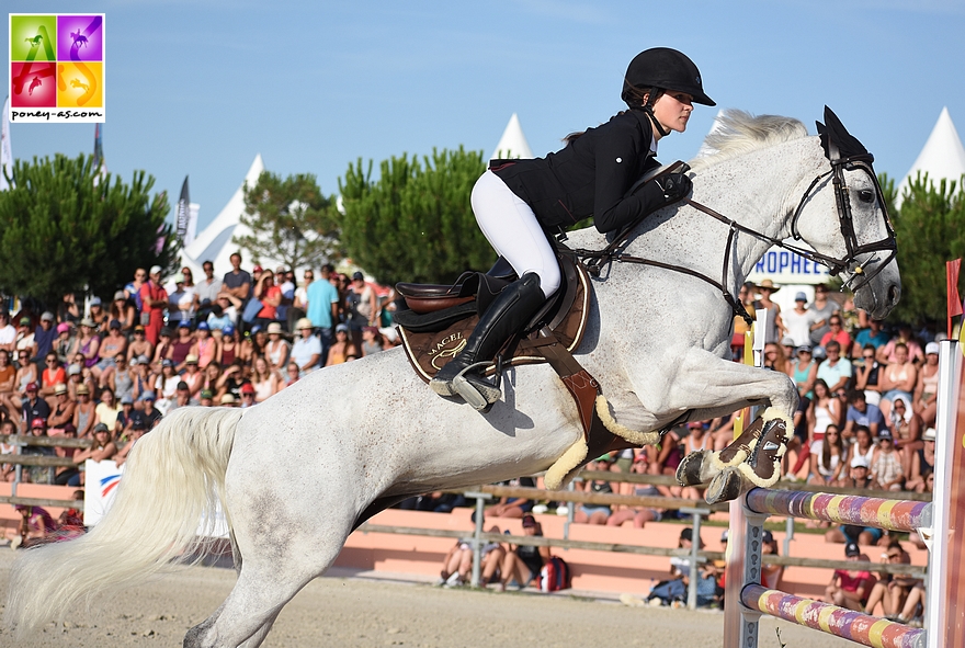 Agathe Cros et Valoa de Chastelaures - ph. Poney As