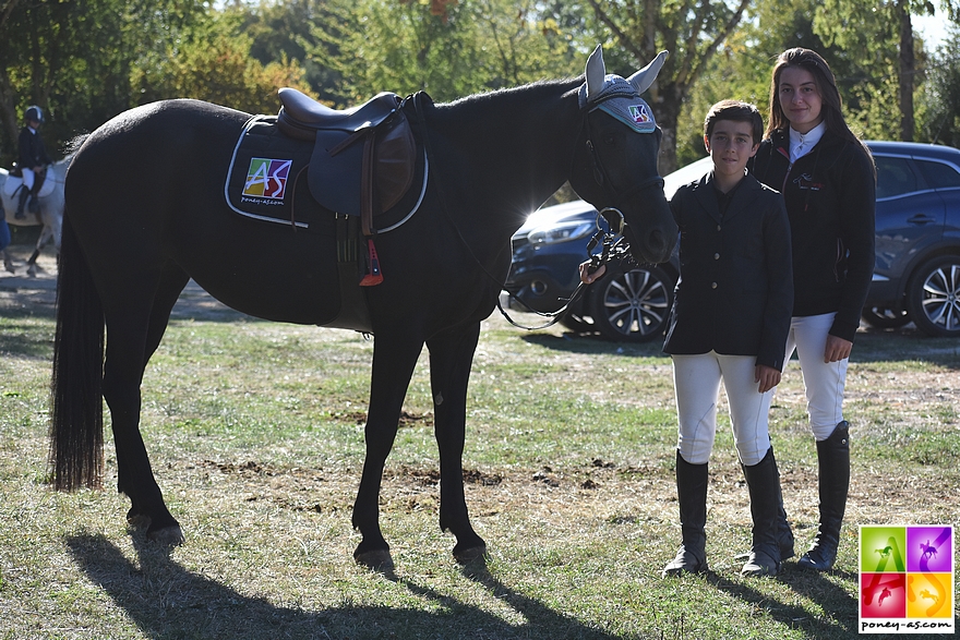 Daisy Spring et Charles Magaud accompagnés de Raphaëlle Dechartre - ph. Poney As