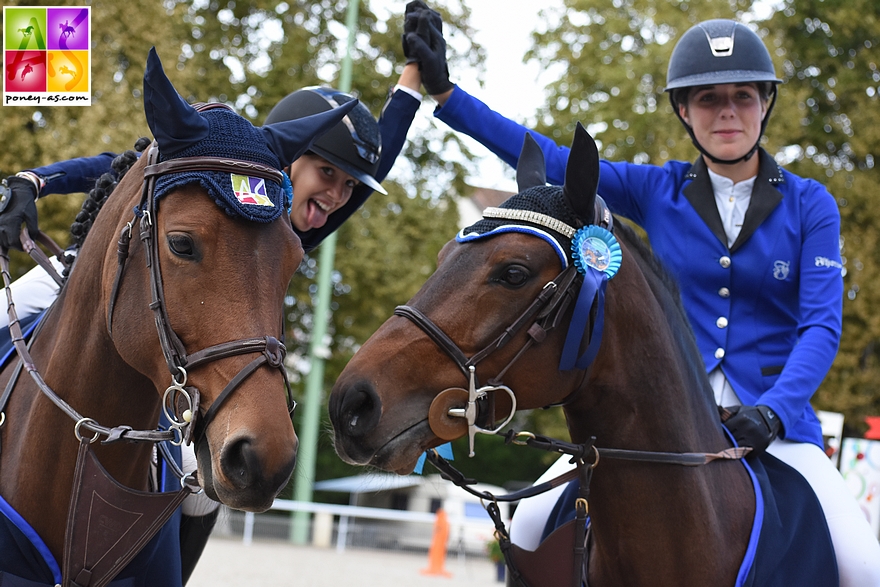 Sarah Desmoules et Iris Barbier, les gagnantes des Grands Prix de Vichy - ph. Poney As