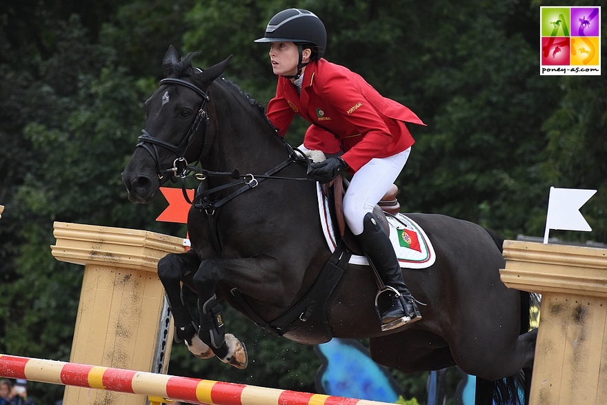 Molly Hughes Bravo et Carrickaduff Pet s'emparent du Grand Prix PJT d'Herning - ph. Poney As