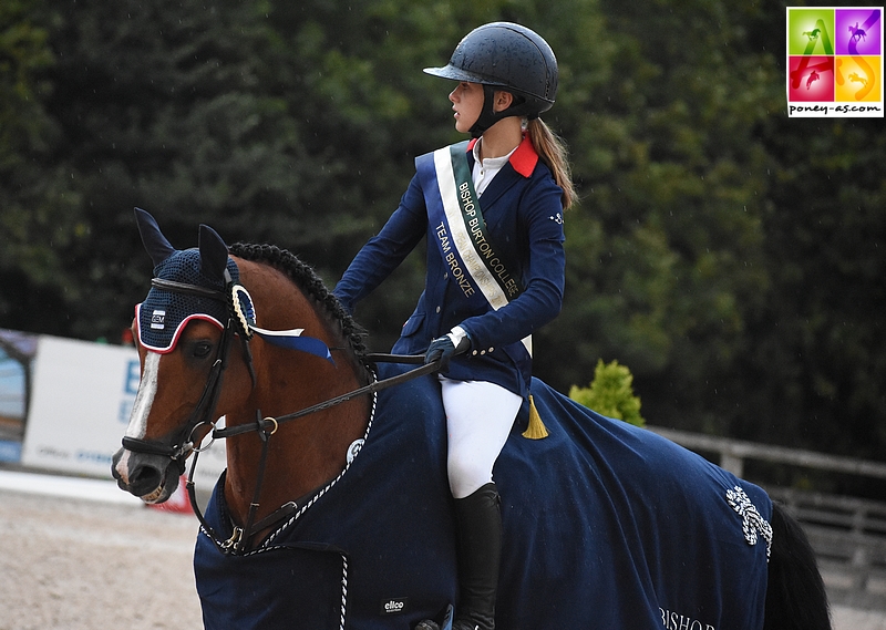 Romane et Quabar, médaillés de bronze par équipe aux derniers championnats d'Europe - ph. Poney As