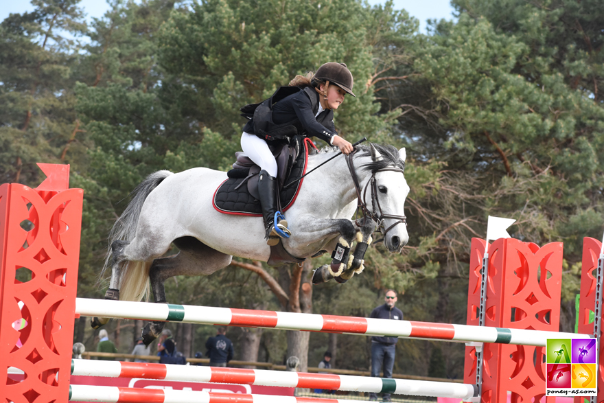 Estelle Salomé et Absolue Le Courtal - ph. Poney As Estelle Salomé et Absolue Le Courtal - ph. Poney As