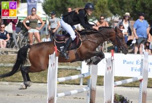 Ilona Mezzadri et Ken van Orchid décrochent leur deuxième médaille consécutive, et cette fois, c'est l'or ! - ph. Poney As