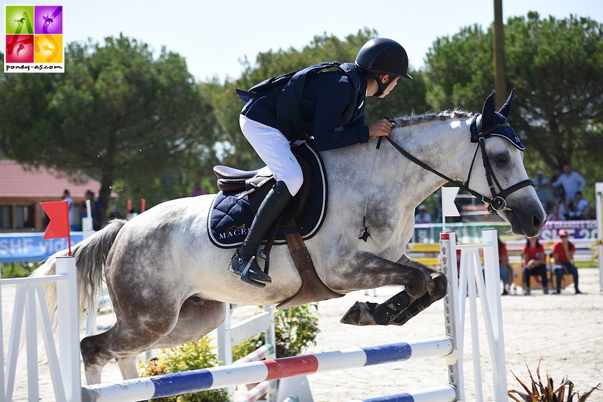 Mathis Vallat et Cogito d’Hurl’Vent remportent l’épreuve de Vitesse de la TDA de Sainte-Cécile – ph. Poney As 