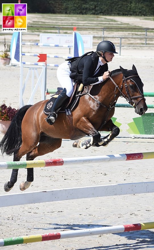 Chloé de Risseau et Vizir d’Odival s'adjugent l'étape de Cluny - ph. Poney As