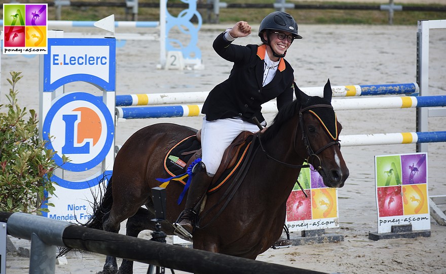 Louane Morichon Navelet et Appy Dame Vincou – ph. Poney As