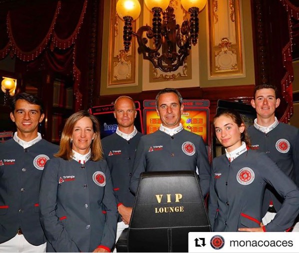 L’équipe des Monaco Aces : Marlon Zanotelli, Laura Kraut, Jérôme Guéry, Julien Epaillard et Jos Verlooy entourent Jeanne - ph. coll. Sadran