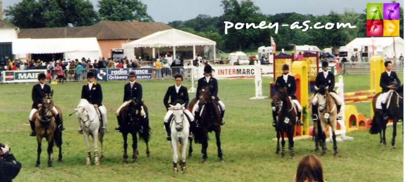 CSIOP de Lamotte-Beuvron 1997 - Remise des prix d'une épreuve du CSIOP. Le Belge Anatole Boute la remporte - ph. Poney As