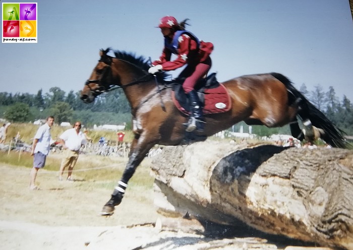 Gwendolen Fer et Arius aux championnats de France de Lamotte-Beuvron en 2011 - ph. Poney As