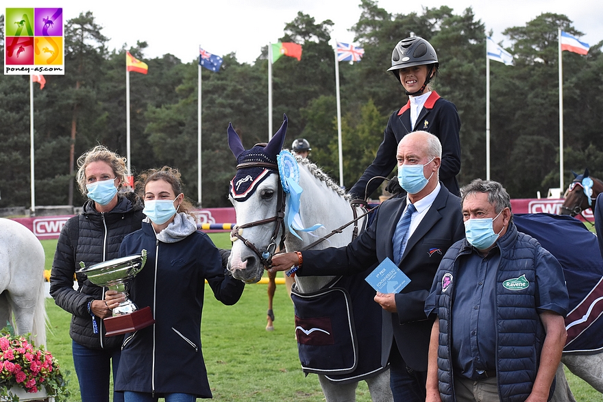 Lola Brionne et Clémentine - ph. Poney As