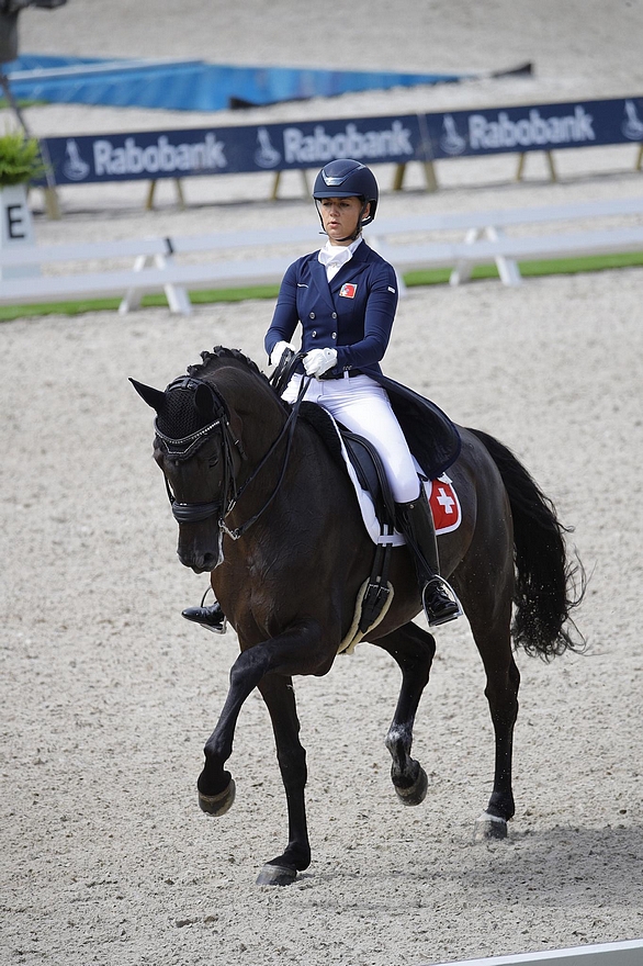 Estelle Wettstein, entre le dressage et le CSO, sont cœur balance ! - Coll. Privée