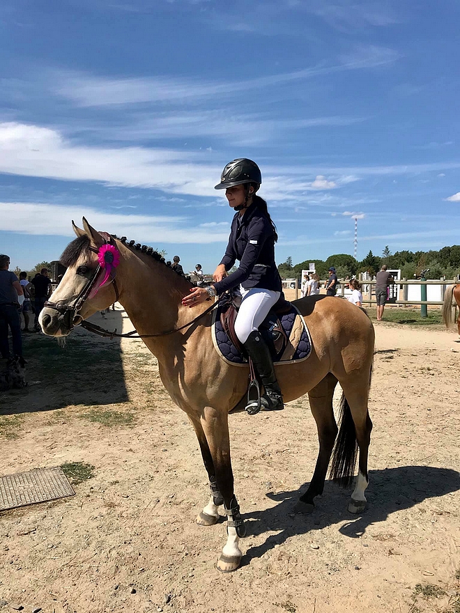 Victoire dans le Grand Prix As Excellence de la TDA de La Grande Motte de Kelly Adjemian et Un Prince d’Oreal – ph. coll. famille Adjemian 