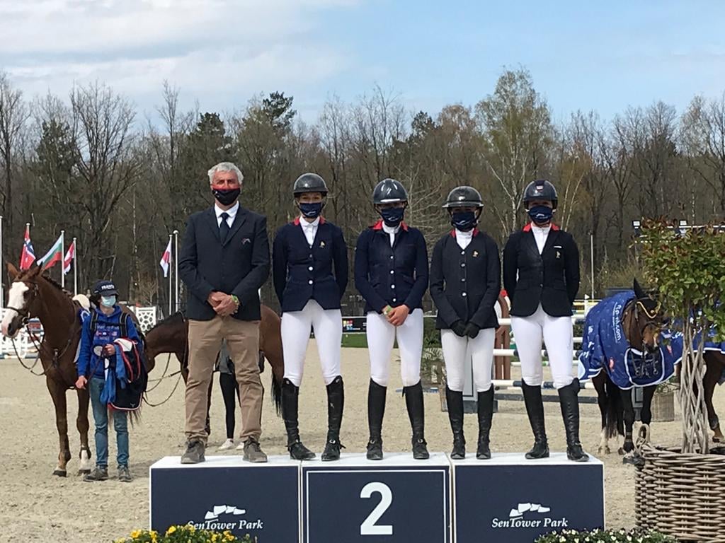 L'équipe de France Juniors, 2e de la Coupe des nations - ph. crédit FFE