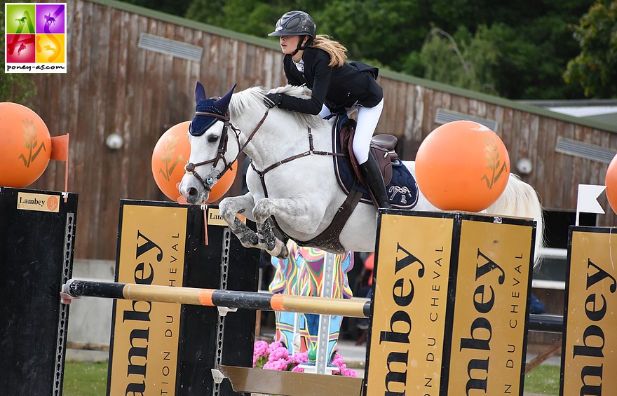 Lola Brionne et Clémentine – ph. Poney As