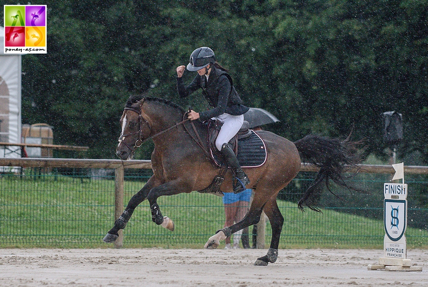 Grâce à un double sans-faute cross / hippique, Maé et Boston conservent leurs points de dressage et remportent la prestigieuse étape de Pompadour - ph. Marine Delie