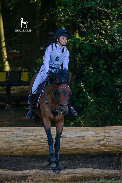 L’Allemande Maya Marie Fernandez et son poney de 9 ans Maruto s’emparent du CCIP de Westerstede – ph. Equitaris 