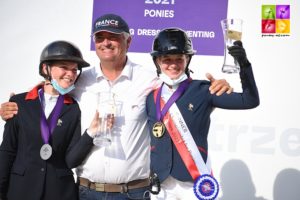 Après l’historique titre de Ninon et Quabar en 2014, puis celui de Justine Maerte et Shamrock du Gite l’année suivante, Jeanne et Vedouz entrent dans les annales de l’équitation française. - ph. Poney As