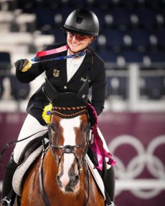 Julia Krajewski entre dans l’histoire. Elle est la première femme à être sacrée championne olympique de CCE ! – Crédit photo FEI