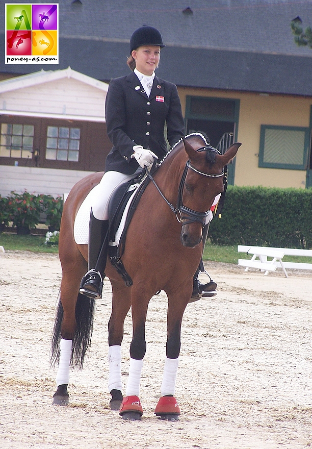 Cathrine Dufour et Moonlight lors des championnats d'Europe de Saumur en 2006 – ph. Poney As