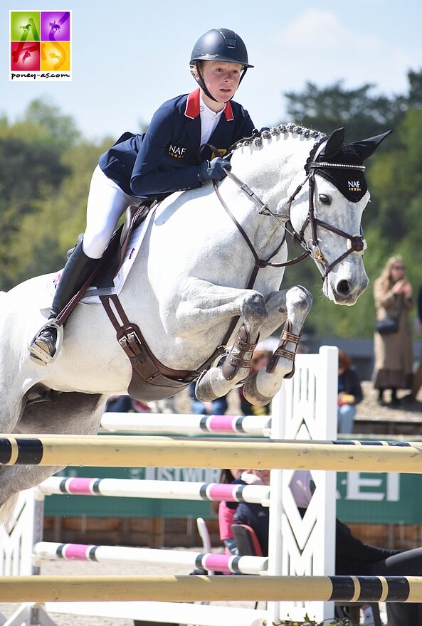 Izabella Annie Rogers et Queen Star - ph. Poney As