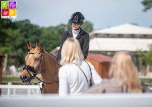 Liezel Everars et son complice FS Capelli de Niro forment l’un des meilleurs couples du circuit européen de dressage – ph. Marine Delie