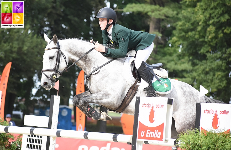 L'Irlandais James Brennan, membre de l'équipe d'Irlande gagnante de la Coupe des nations d'Hagen avec Mhs Glow - ph. Poney As
